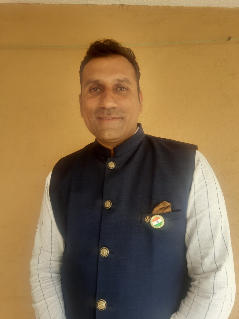 Mr. Pradeep Tandale, Z. P. Primary School Tembhurni